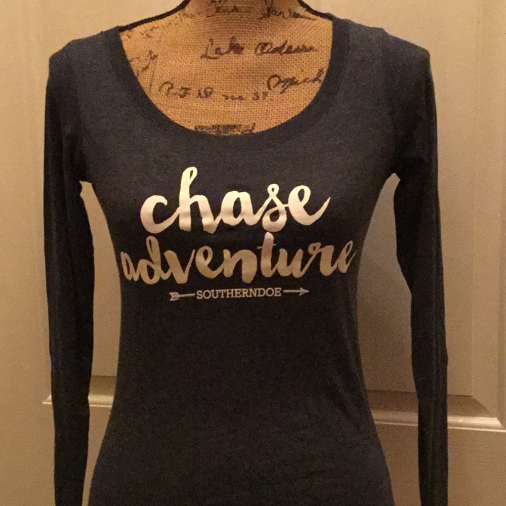 Southern Doe “Chase Adventure” T-Shirt Scoop Neck